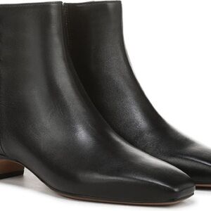 Franco Sarto
Women's Luella Square Toe Zip Ankle Boots